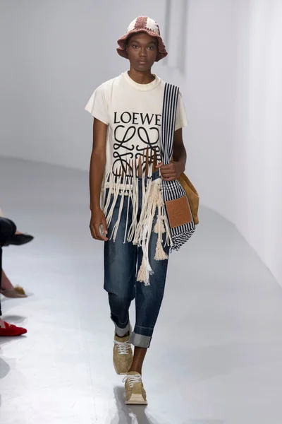 Look 30